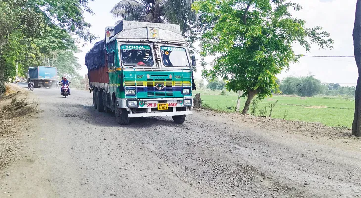পুরশুড়া থেকে ডিহিভুরশুট, ভাঙাচোরা ৮ কিমি রাস্তা চলাচলের অযোগ্য, দুর্ভোগ