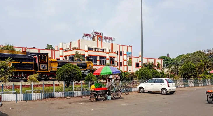 ফের দুর্গাপুরের একাধিক বাজারের ফুটপাত জবরদখল ঘিরে ভোগান্তি