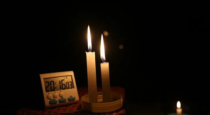 একটানা চলছেই বিদ্যুৎ বিভ্রাট, অবরোধ বাসিন্দাদের