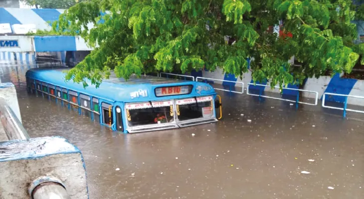 পাতিপুকুর আন্ডারপাসের নিকাশি  থেকে উদ্ধার বস্তা, তদন্তের ইঙ্গিত