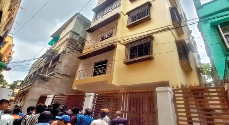 নির্মীয়মাণ ফ্ল্যাটের গ্যারাজে উদ্ধার দগ্ধ দেহ, মৃত্যুর কারণ ঘিরে রহস্য