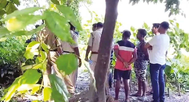 দ্বিতীয়বার ময়নাতদন্তের জন্য কবর থেকে মৃতদেহ তোলা হল শিশুকন্যার