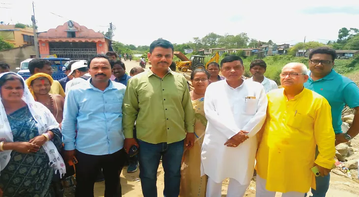 খুকুরদহের কজওয়ের কাজ বর্ষার আগে শেষের উদ্যোগ