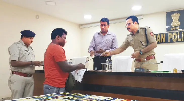 আড়াই মাসে ২০৪টি মোবাইল উদ্ধার সুন্দরবনে, গ্রেপ্তার তিন