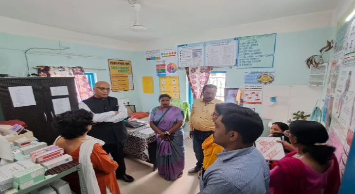 কাওয়াখাড়ির সুস্বাস্থ্য কেন্দ্রে আচমকা হাজির মুখ্যসচিব, কথা বললেন রোগীদের সঙ্গেও