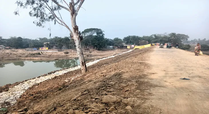 জেলার দুর্বল ও ক্ষতিগ্রস্ত নদীবাঁধ মেরামতি শুরু করে দিল সেচদপ্তর