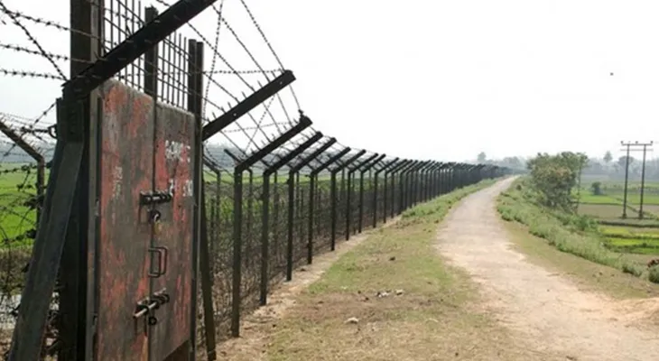 সীমান্তে কাঁটাতারের বেড়া দিতে আপত্তি বেরুবাড়ির তিনটি গ্ৰামের বাসিন্দাদের