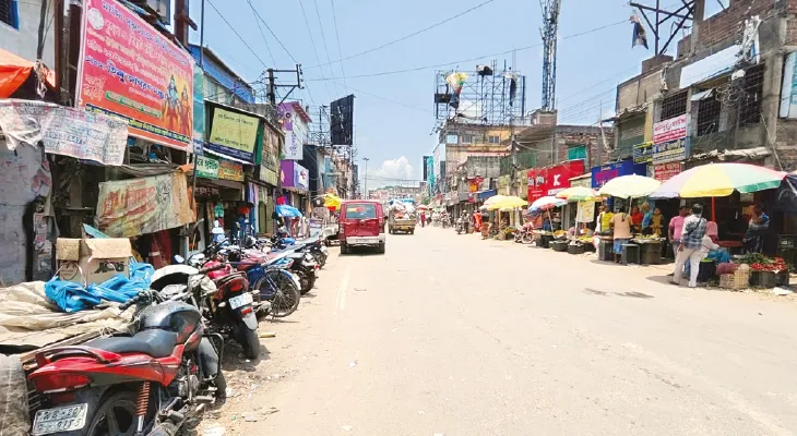 আমতলা যানজটমুক্ত করতে বেআইনি পার্কিং ও দখলদারির বিরুদ্ধে পদক্ষেপ