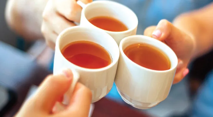 চায়ের আড্ডায় মেয়েরা