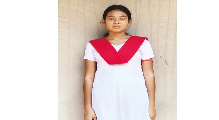 শালবনীতে মেধাবী লাবণীর পাশে জেলা পুলিস