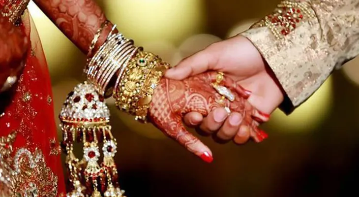 হবু জামাইয়ের জন্ম শংসাপত্র জাল করে রূপশ্রীর আবেদন, ধৃত পাত্রীর বাবা-মা
