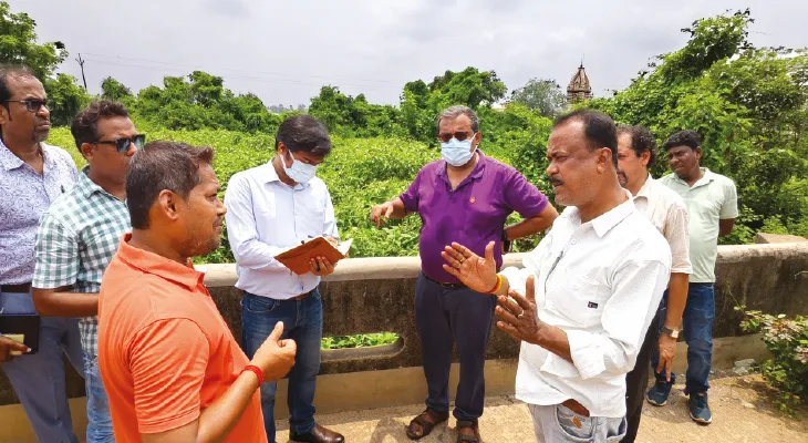 সিউড়ি শহরে বেহাল নিকাশি ব্যবস্থা পরিদর্শন করলেন অতিরিক্ত জেলাশাসক