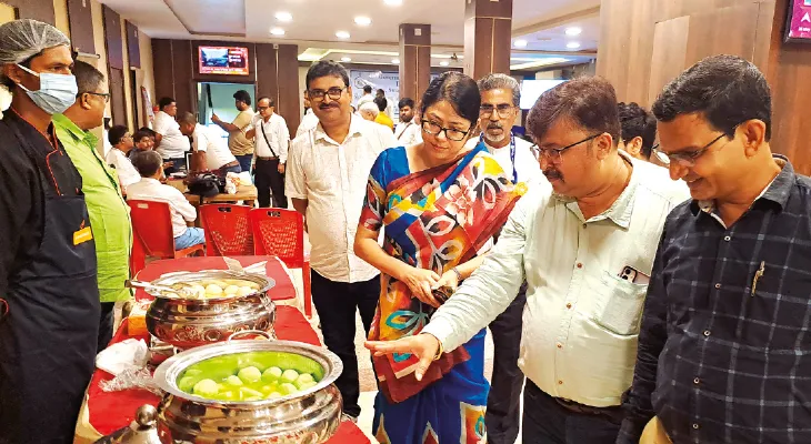 মালদহ মার্চেন্টস চেম্বার অব কমার্সের উদ্যোগে কর্মশালা, অনুষ্ঠিত হল মিষ্টি মেলাও