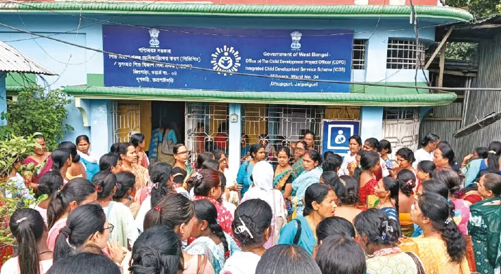 ‘মানসিক চাপে’ অসুস্থ হয়ে মৃত্যু অঙ্গনওয়াড়ি কর্মীর, শোরগোল