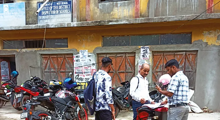 ডিআই অফিসের দুই আপার ডিভিশন ক্লার্ককে সাসপেন্ড, কড়া সিদ্ধান্ত পূর্ব মেদিনীপুর জেলা শিক্ষাদপ্তরের