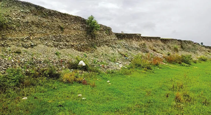 পাঁচ নদীর সাতটি পাড় মেরামত হয়নি, বর্ষার মুখে সেচদপ্তরের ভূমিকায় ক্ষোভ