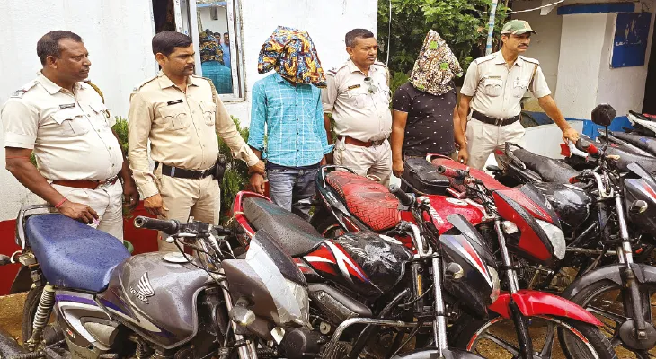 বাইক চুরি চক্রের মাস্টার মাইন্ড ও শাগরেদ গ্রেপ্তার