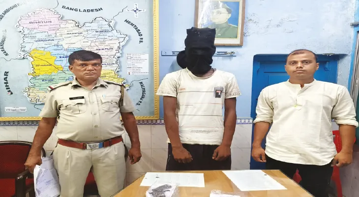 আগ্নেয়াস্ত্র, গুলি সহ রায়গঞ্জে ধৃত ১
