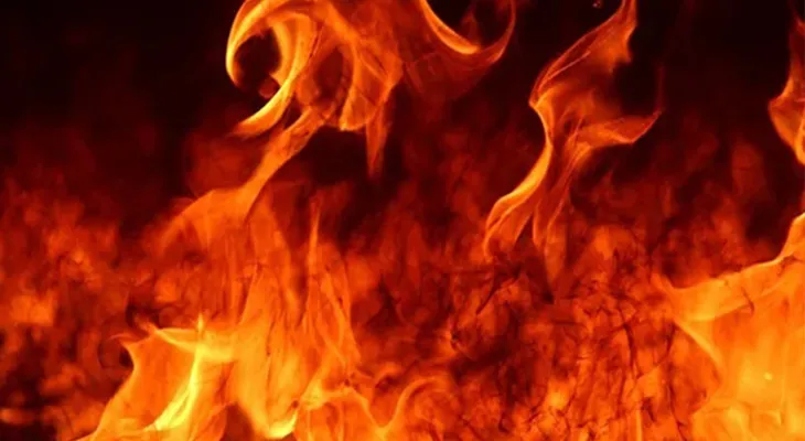 সন্দেশখালিতে আগুনে ভস্মীভূত বাড়ি
