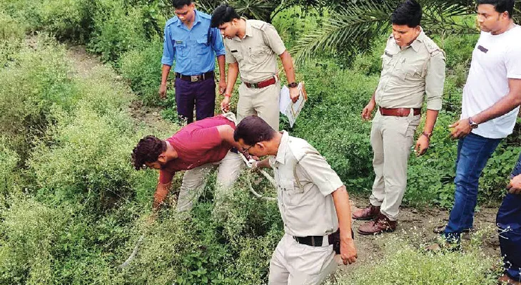 ৩০০ টাকায় কেনা দা দিয়েই প্রেমিকার স্বামীকে খুনের চেষ্টা