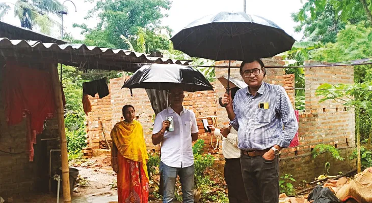 বাংলার বাড়ির কাজ খতিয়ে দেখলেন পঞ্চায়েত ও গ্রামোন্নয়ন দপ্তরের কর্তা