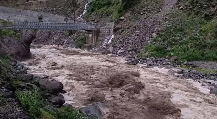 উত্তর সিকিমে বিপর্যয়, আটকে বহু পর্যটক