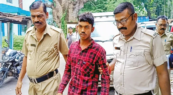 চিকিৎসক পরিচয়ে প্রসূতির গোপনাঙ্গ দেখতে চেয়ে গ্রেপ্তার বিহারের শ্রমিক