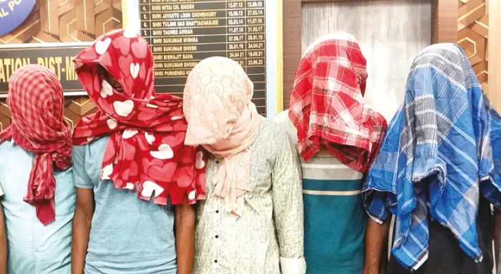 ডাকাতির ছক ভেস্তে দিল পুলিস, আগ্নেয়াস্ত্র সহ ধৃত ৫
