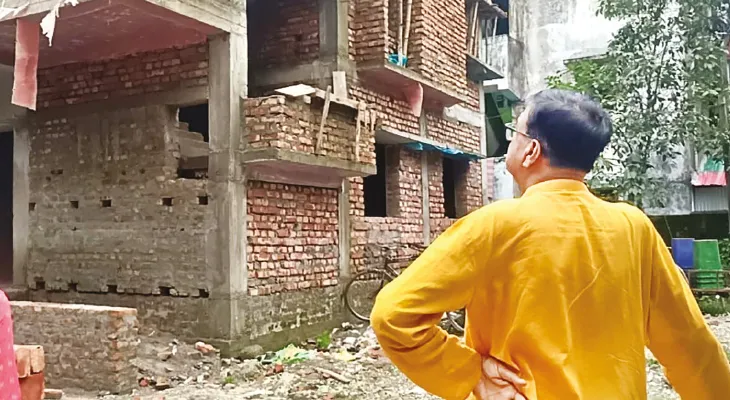 কোচবিহারের ১১ নম্বর ওয়ার্ডে সুস্বাস্থ্য কেন্দ্রের নির্মাণকাজ চলছে শম্বুকগতিতে