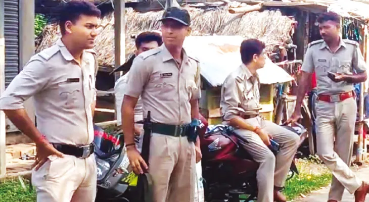 যুবক খুনে মূল অভিযুক্ত গ্রেপ্তার, থমথমে এলাকায় মোতায়েন পুলিস