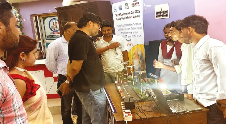 হলদিয়া পুরসভার বিজ্ঞান মডেল প্রতিযোগিতায় নজর কাড়ল পড়ুয়ারা