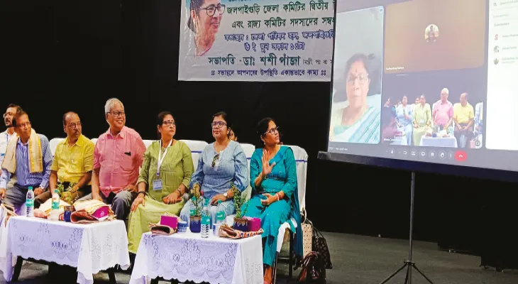 ‘সংগঠনের নাম ভাঙিয়ে হম্বিতম্বি চলবে না’, বার্তা মন্ত্রী শশী পাঁজার