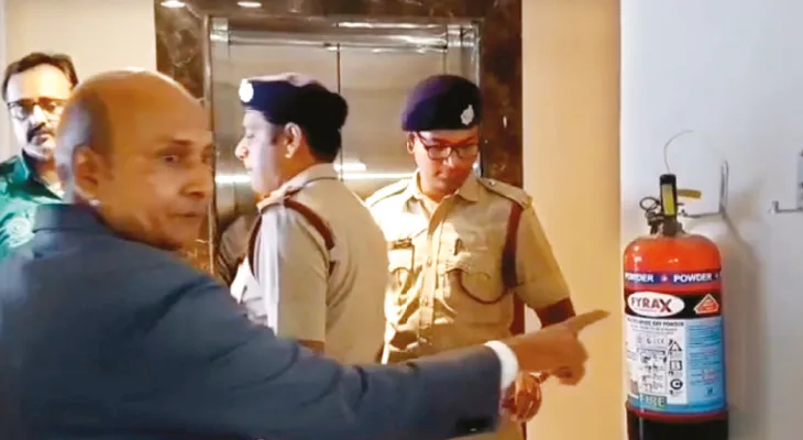 ফায়ার লাইসেন্সই নেই বহু শপিংমল, রেস্তরাঁ, আবাসনে