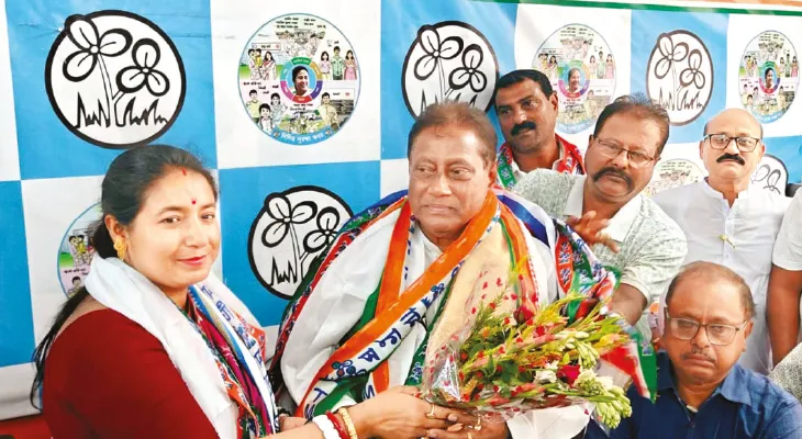 তৃণমূল পার্টি অফিসে শঙ্করকে সংবর্ধনা, গরহাজির অনেকেই