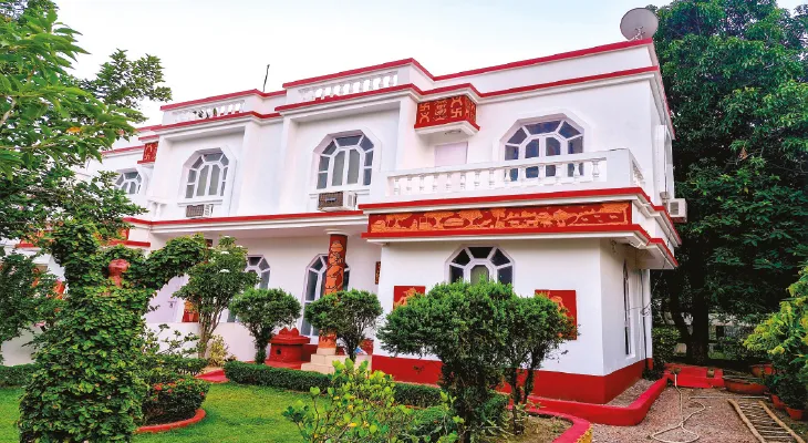 শান্তিনিকেতনের সোনার তরী আবাসনের ৮টি ফ্ল্যাটে ডাকাতি