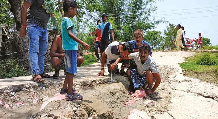 ভূতনির চণ্ডীপুরে তৈরি রাস্তা এক মাসেই বেহাল, ক্ষোভ