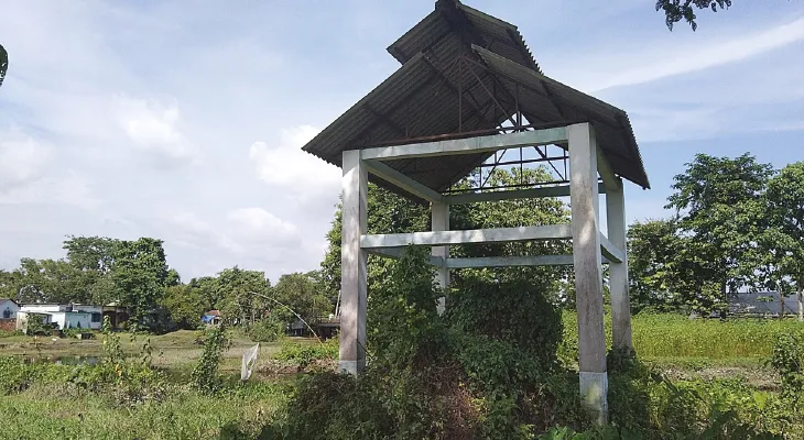 শীতলকুচি: বর্ষায় শ্মশানঘাট বেহাল, বৃষ্টিতে শব সৎকার করতে বিপাকে পরিজনরা