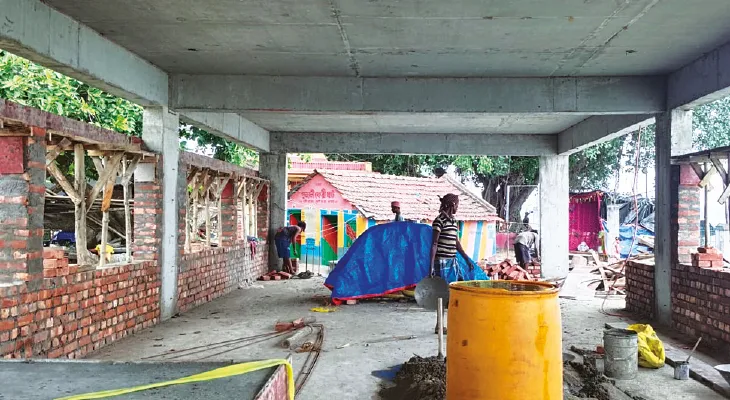 রাজীবঘাটে জেটি তৈরির গতি  অত্যন্ত ধীর, ক্ষুদ্ধ নিত্যযাত্রীরা