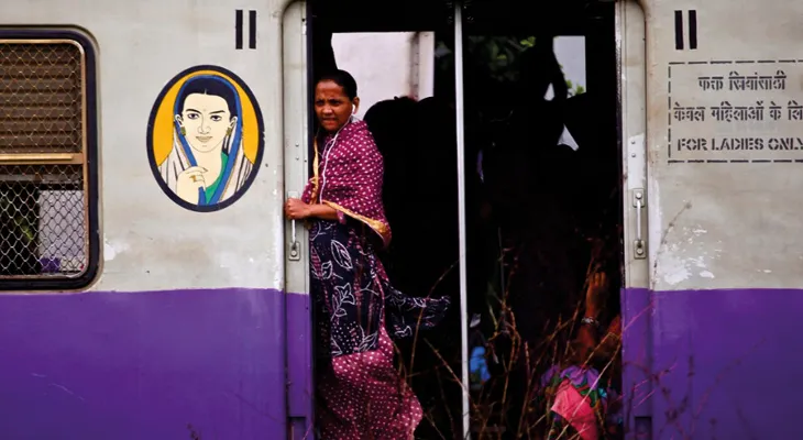 বর্ধমান সাহেবগঞ্জ লুপ লাইনে মহিলা কামরায় পুরুষ যাত্রী, রেল মদতে অভিযোগের পর ব্যবস্থা নিতে অতিক্রান্ত ১৭ স্টেশন, নিরাপত্তা নিয়ে প্রশ্ন