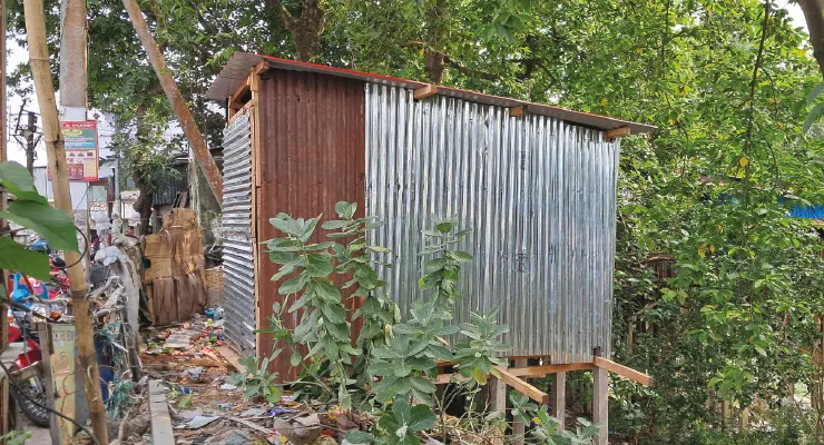 আত্রেয়ী খাঁড়ি দখল করে দোকান নির্মাণ, প্রশাসনের ভূমিকায় প্রশ্ন