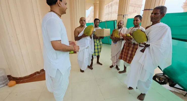দীঘার জগন্নাথ মন্দিরে বাড়ির গাছের আম-কাঁঠাল পাঠালেন মুখ্যমন্ত্রী