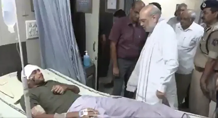 বিমান দুর্ঘটনা: আহতদের দেখতে সিভিল হাসপাতালে পৌঁছলেন কেন্দ্রীয় স্বরাষ্ট্রমন্ত্রী অমিত শাহ
