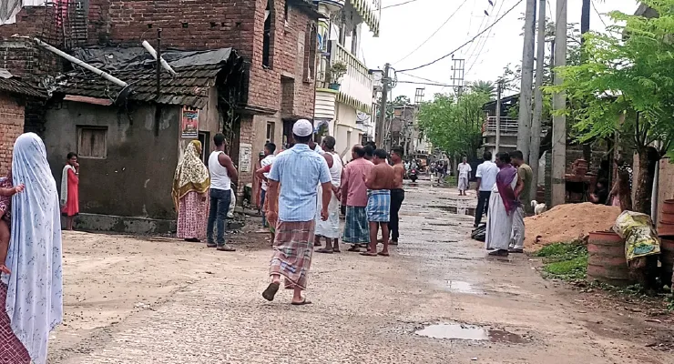 জমি বিবাদে বোমাবাজি, বৈষ্ণবনগরে জখম একাধিক, ধৃত দুই