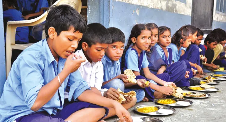 রামপুরহাটে চাল-ডাল সরবরাহ বন্ধ, বেশকিছু অঙ্গনওয়াড়ি কেন্দ্রের রান্নাবান্না বন্ধ