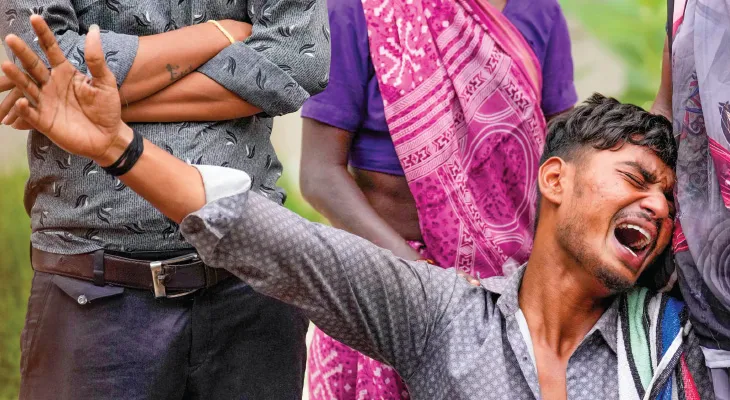 হাহাকার... মর্গের সামনেই অনন্ত অপেক্ষা