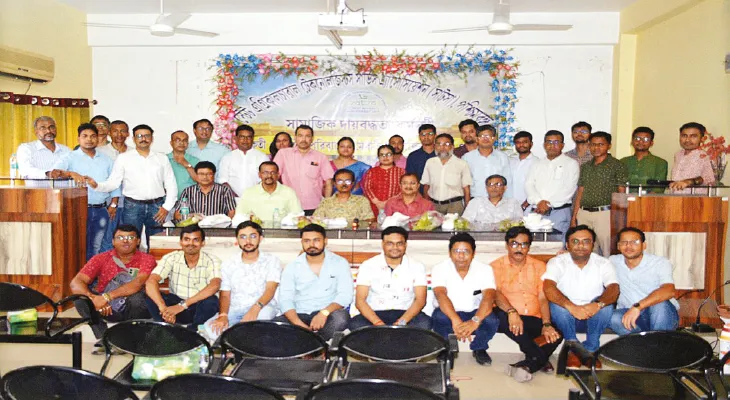 কৃতী ও দুঃস্থ মেধাবী ছাত্রছাত্রীদের পাশে দাঁড়ালেন কৃষি প্রযুক্তিবিদরা