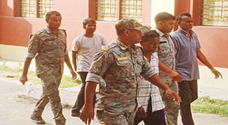 বলরামপুরে গাড়ি ভাঙচুর, মারধর পুলিসকর্মীদের, গ্রেপ্তার ৭ জন