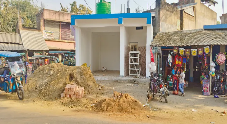 দেড় বছরেও কানতুর্কা স্ট্যান্ডে প্রতীক্ষালয়ের কাজ শেষ হয়নি