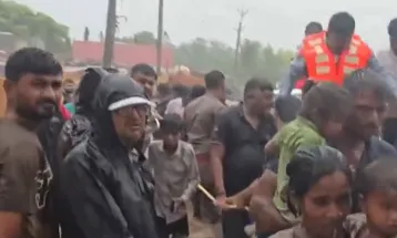 বন্যার জলে আটকে পড়া ৪০ জনকে উদ্ধার করল গুজরাতের ভাবনগর জেলা প্রশাসন