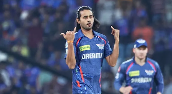 পাঁচ বলে ৫ উইকেট  পেলেন দিগ্বেশ রাঠি
